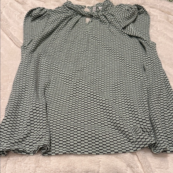 Elle Green and Black Patterned Blouse - Picture 2 of 7